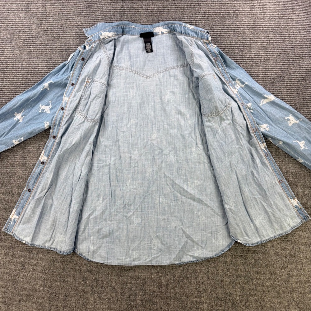Wrangler Light Blue Denim Button-Down Western Shirt with White Horse Print - Picture 4 of 11